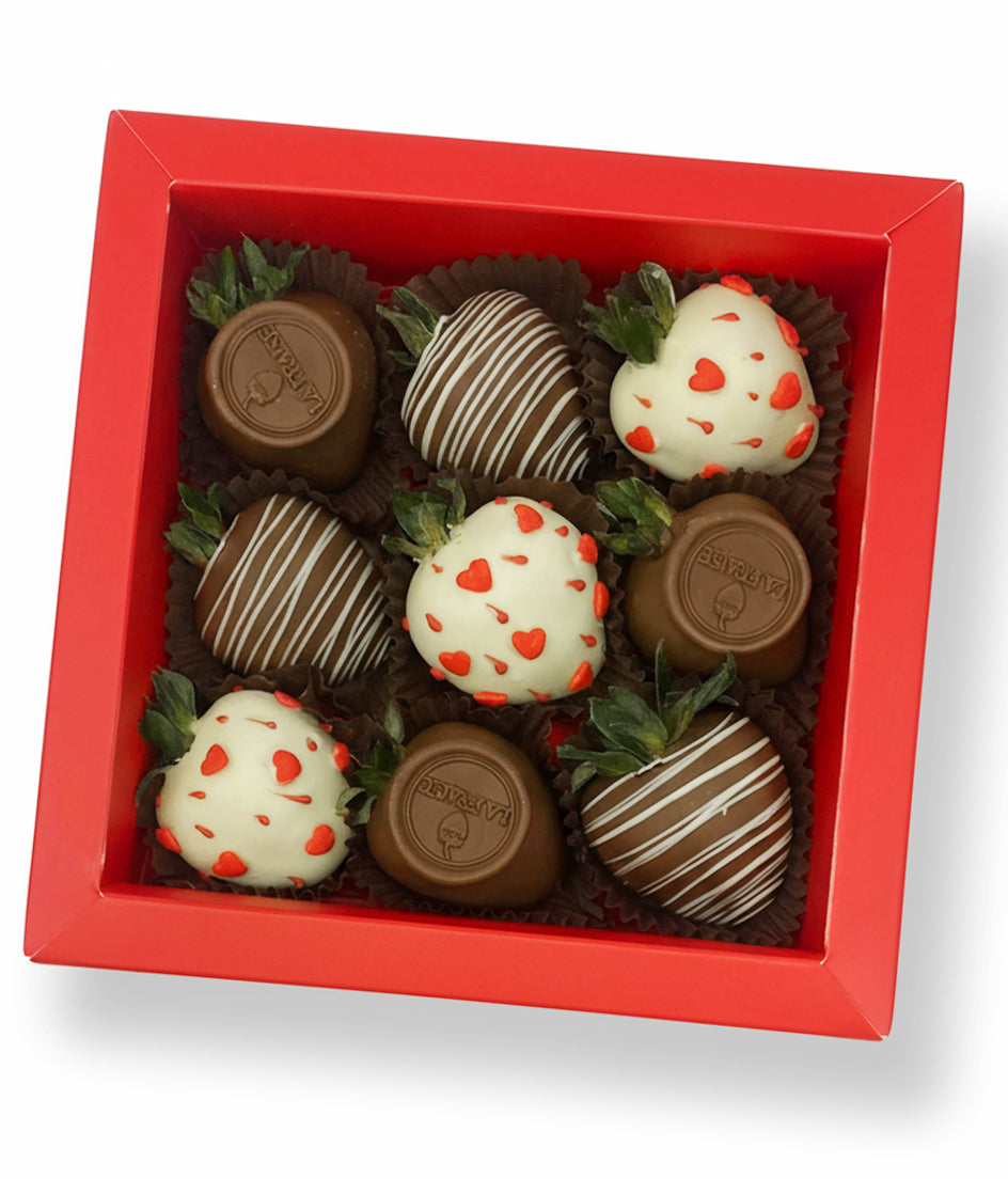 I Love You Box – milk and white chocolate strawberries with hearts and stripes, romantic Dubai chocolate gift box