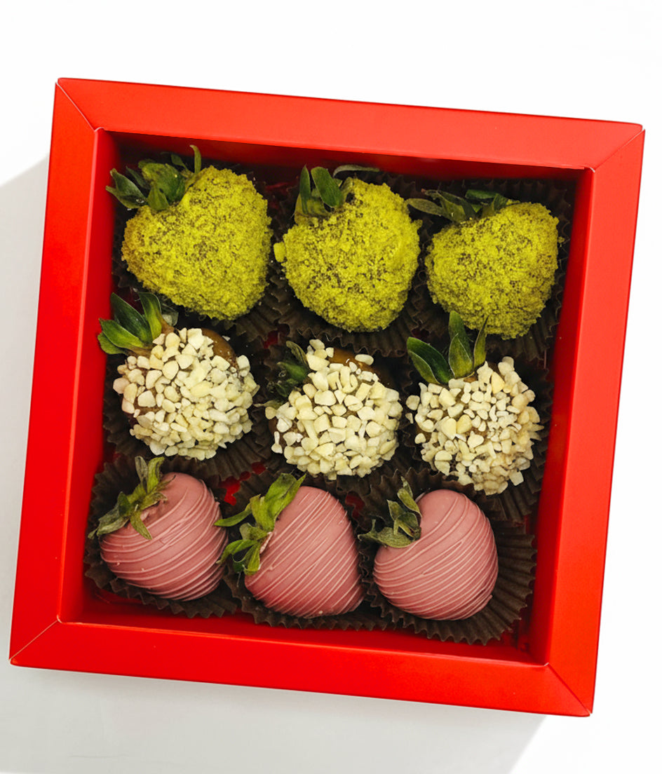Yasmin Box – strawberries with pistachios, ruby chocolate, almonds and gold spray, indulgent Dubai chocolate gift box