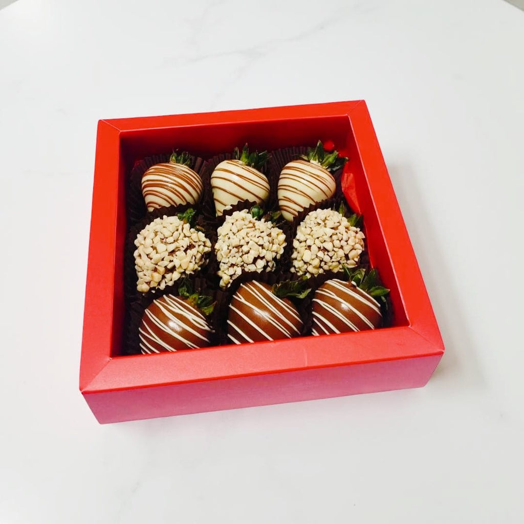 Lina Box – milk and white chocolate strawberries with drizzles and almonds, versatile Dubai chocolate gift box