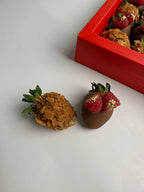 Deena Box – strawberries with gold raspberries and French biscuit wafer, refined Dubai chocolate strawberry gift box